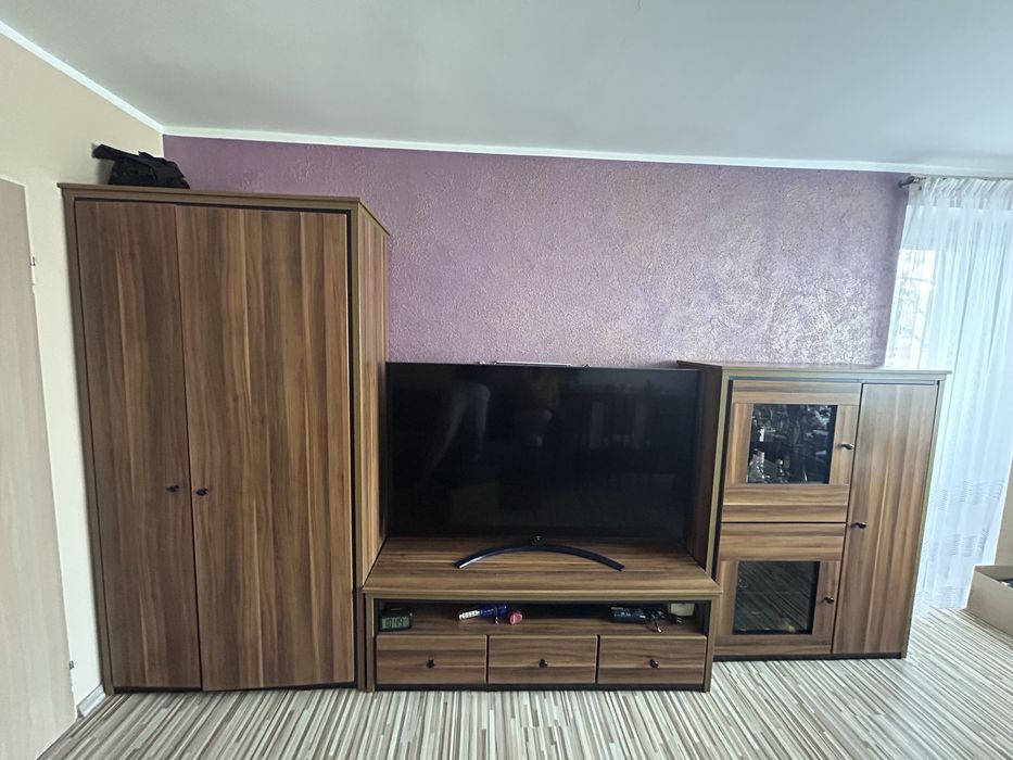 Meble do salonu z lustrem