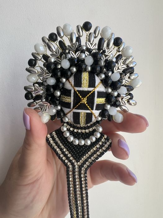 Патріотичні броші-мотанки