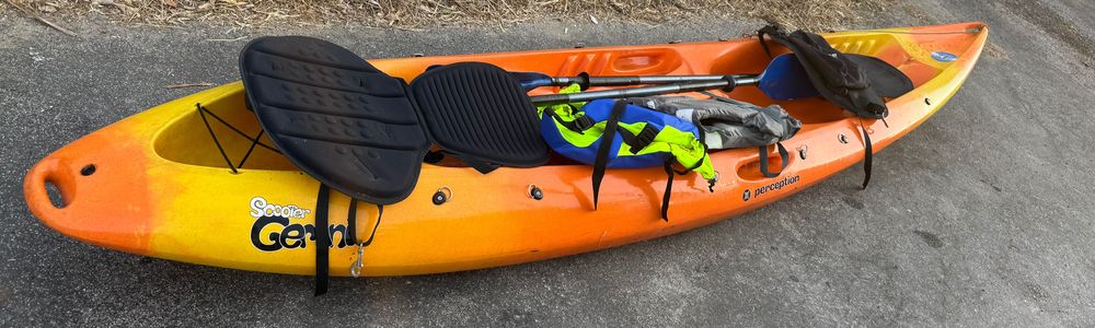 Kayak 2 lugares+1, 2 coletes e 2 encostos
