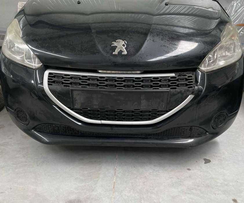 Peugeot 208 1.4 HDI Ano: 2012 para peças