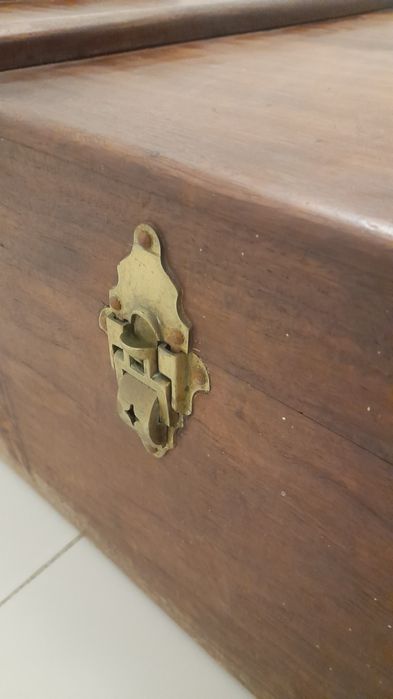 Baul de Madeira e letão