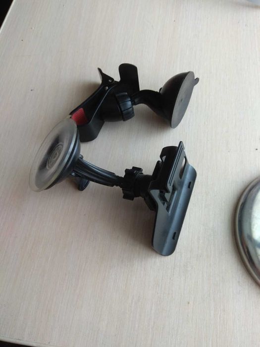 Продам тримачі для мобільного телефону