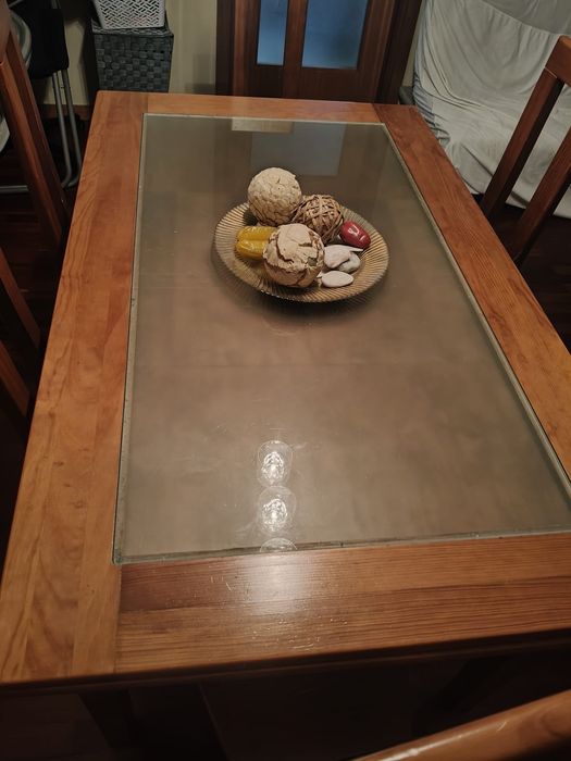 Mesa madeira extensível c/cadeiras