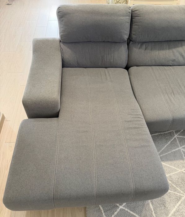 Sofá Chaise Longue com Puff e Arrumação