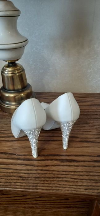 Туфлі жіночі, шкіряні