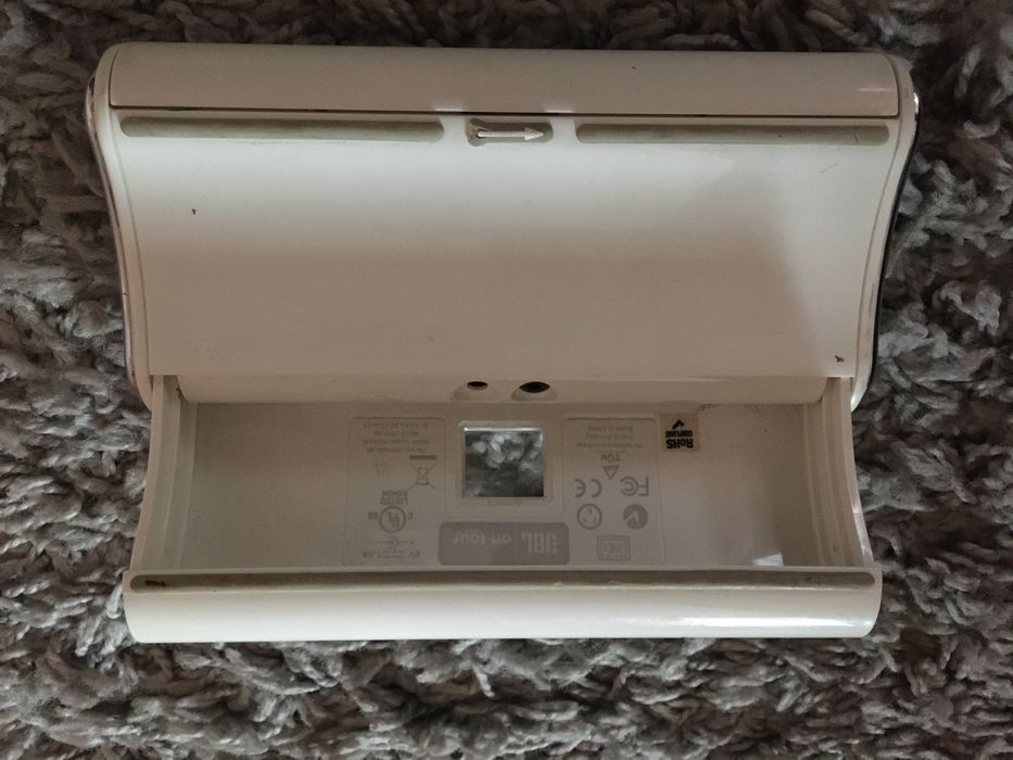 Продам портативну колонку JBL