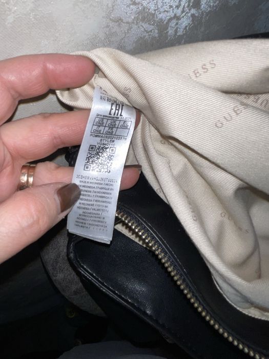 Сумка Guess в ідеальному стані
