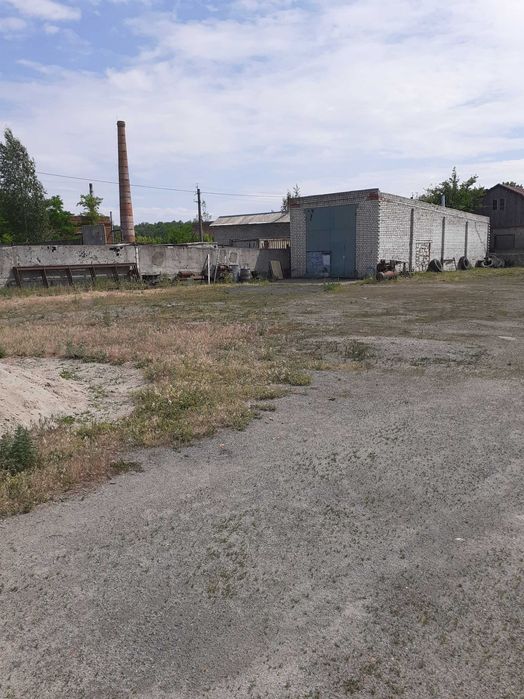 Продам приміщення комерційного призначення