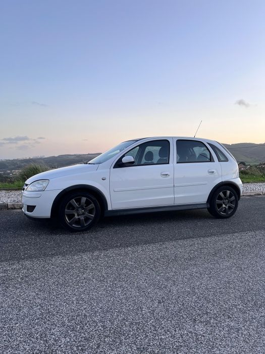 Opel Corsa C 1.3 CDTI (2006) - 5 Portas, Muito Económico Bem Estimado