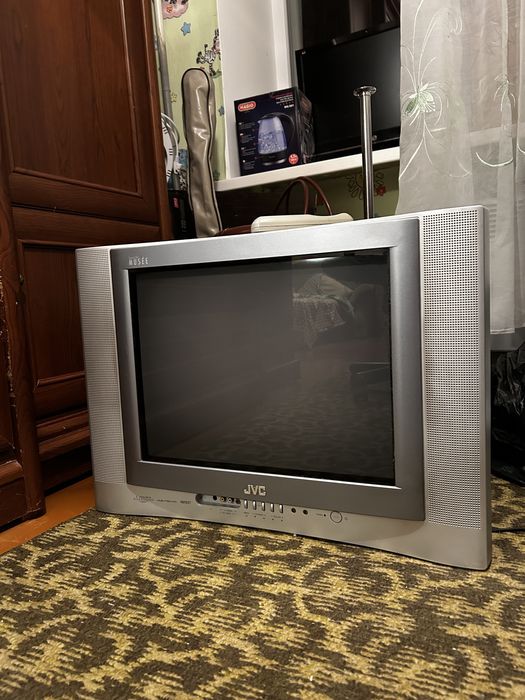 Телевизор в рабочем состоянии