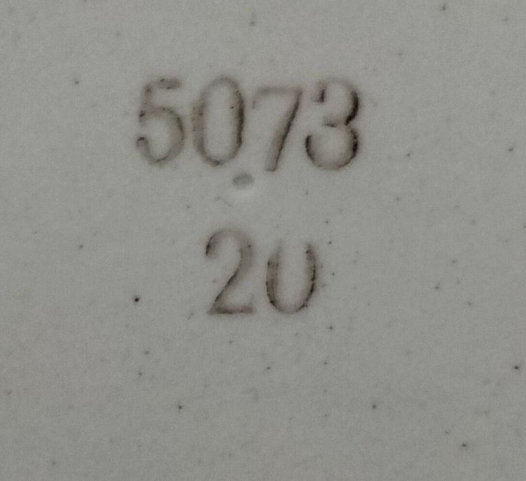 Majólica/Travessa em Porcelana Com Gradinha Marcada na Base