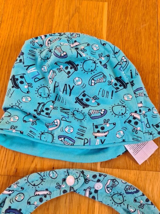 Zestaw Czapka i śliniak nowy 74-80