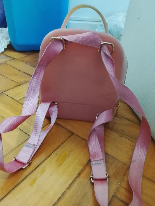Mochila pequena cor de rosa