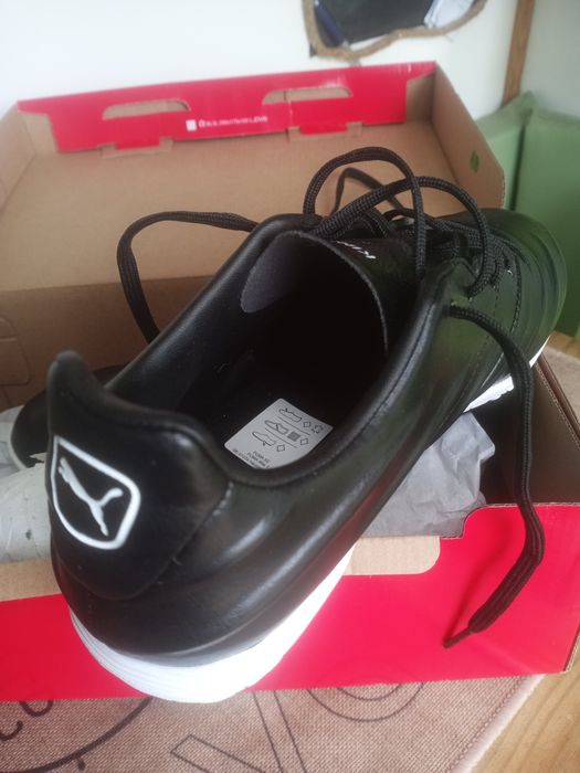 Sapatilhas futsal puma pro 38.  Novas.