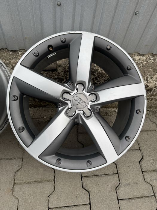 Диски Audi 7.5R17 ET36 Dia 57.1 5x100