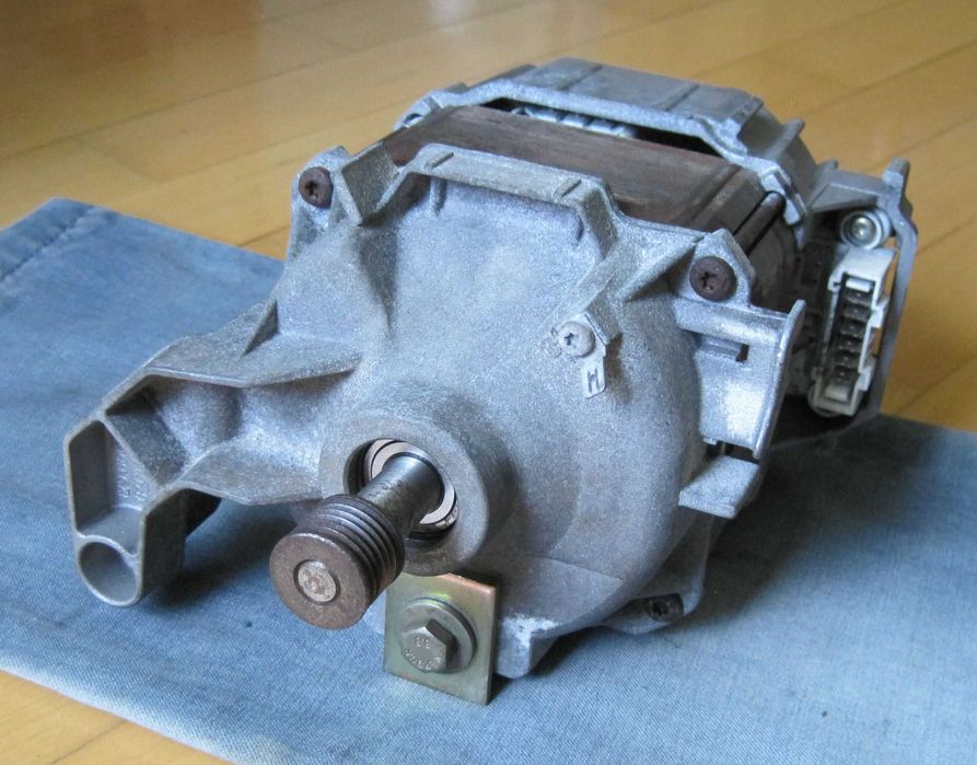 Пральна машина Bosch двигун, мотор.