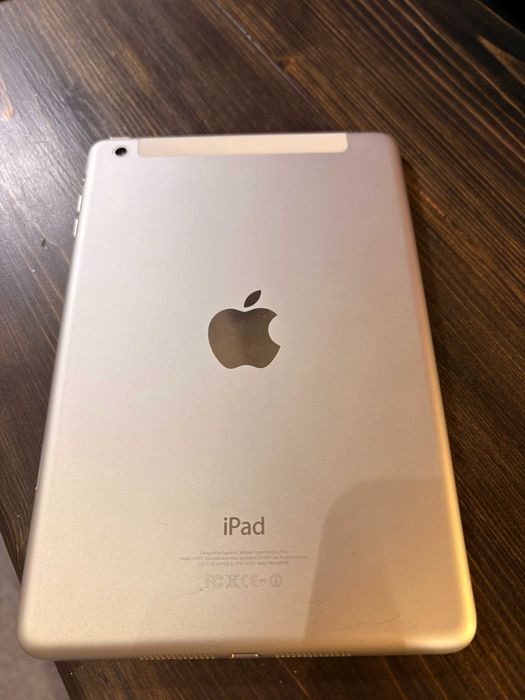 iPad Mini 2 64GB Silver - sprawny, z kablem