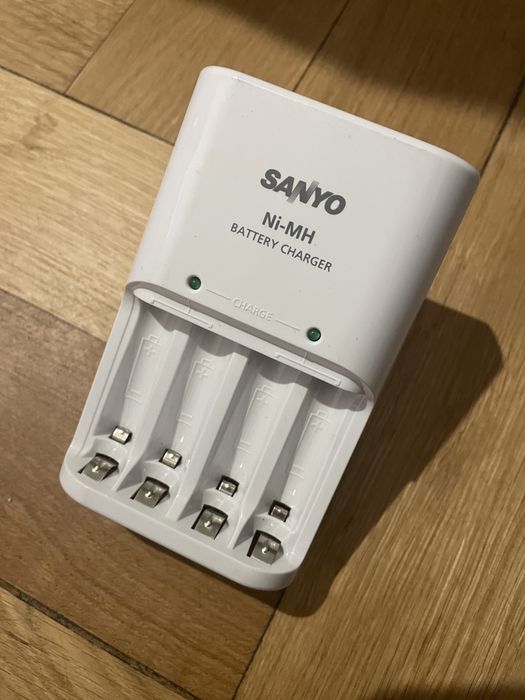 Sanyo ni-mh battery charger ładowarka