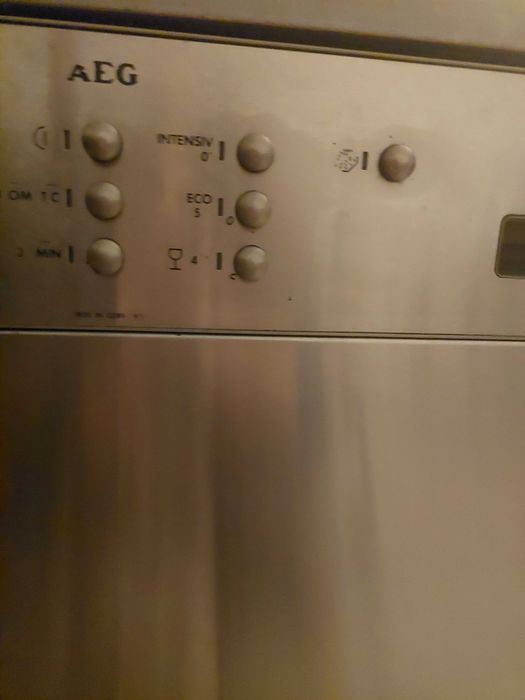máquina de lavar louça em inox AEG