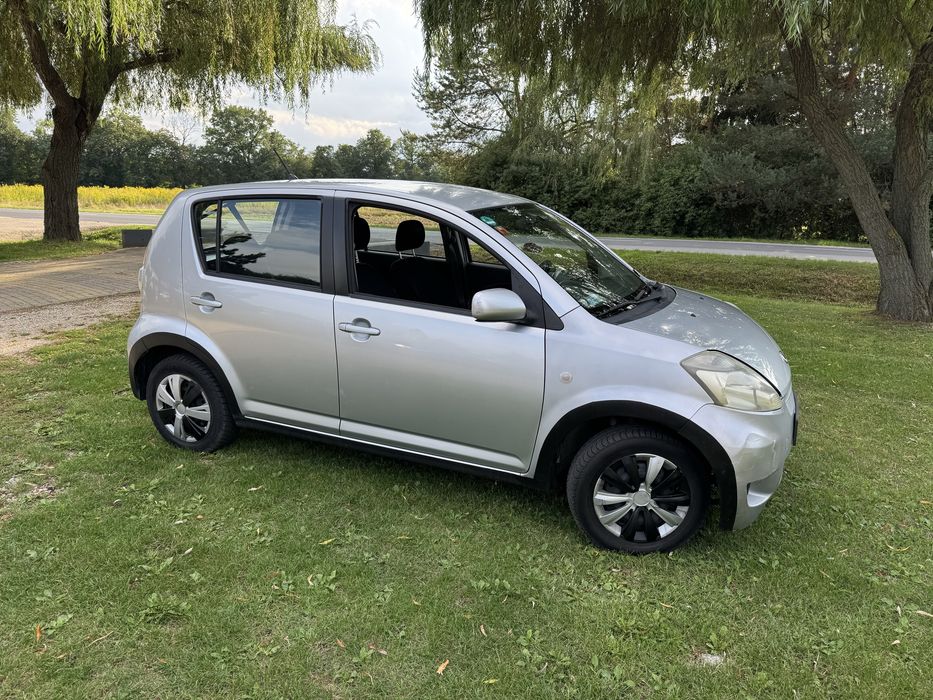 Daihatsu Sirion 1.3b 4x4 2006r klima 5 drzwi hak