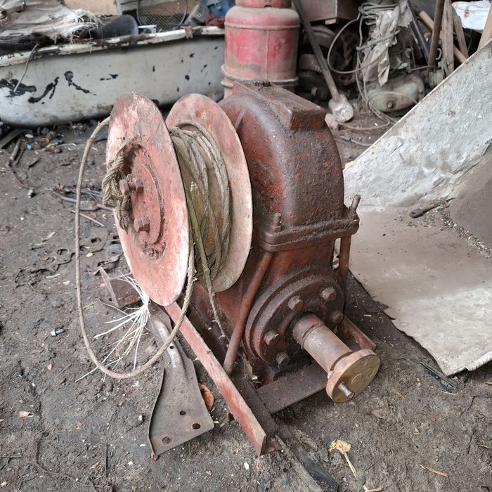 Продам редуктор червячный лебедка