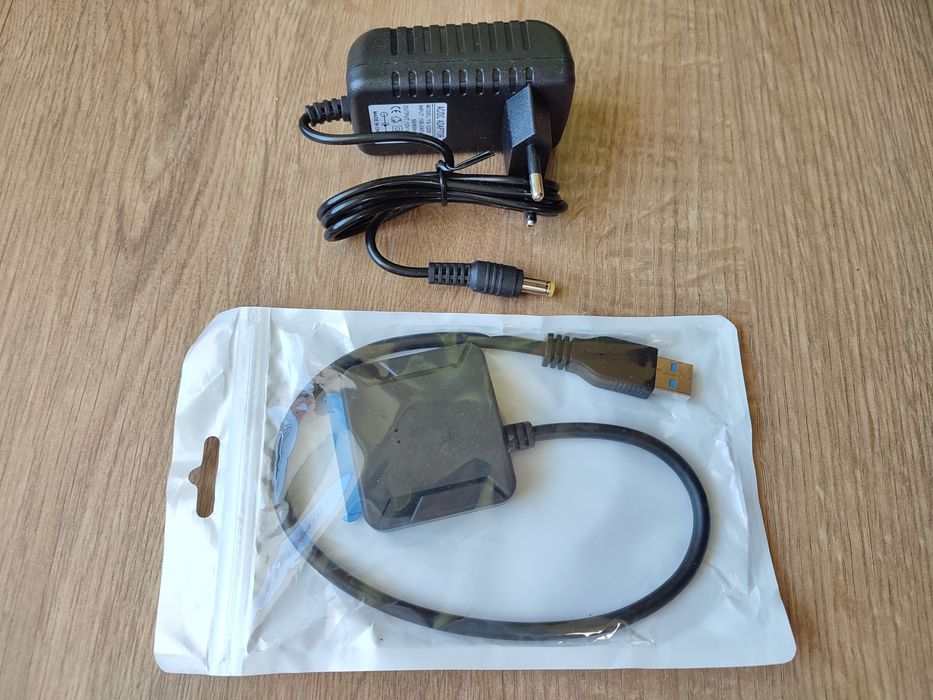 Adapter na dyski SSD, HDD 3,5'' i 2,5'' SATA III - USB 3.0 + zasilacz.