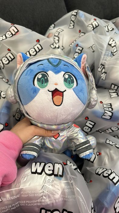 Peluche Wen — Gato Astronauta | Anime/Kawaii | 30x25cm | Lisboa/Faro