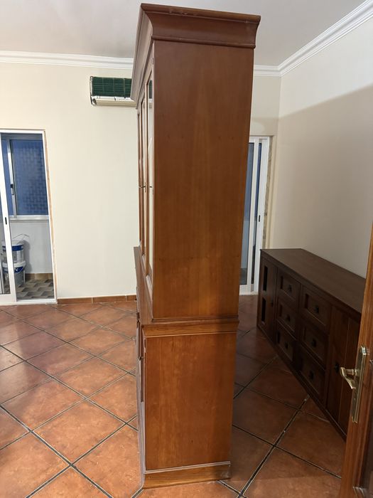 Movel da sala com 4 cadeiras