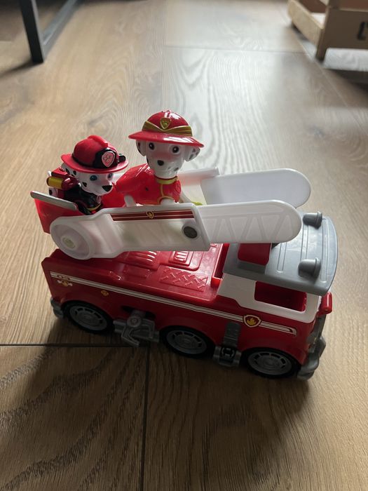 Samochodzik strażacki Psi patrol + dwie figurki