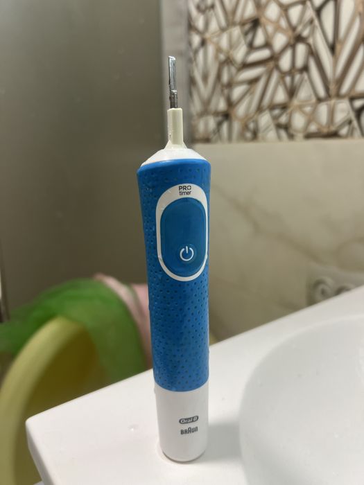 Електрична зубна щітка Oral-B