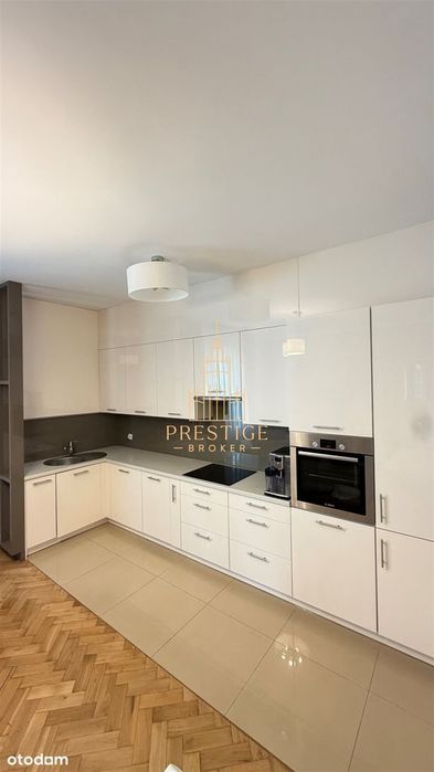 Ciche i komfortowe mieszkanie przy Łazienkach
