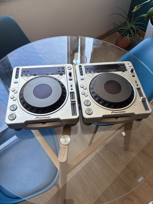 Cdj-800mk2 Pioneer + mixer Numark