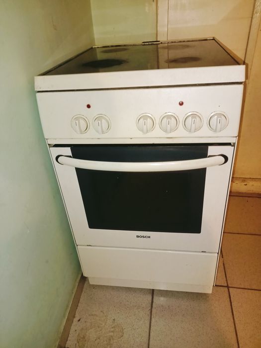 Рабочая Bosch электрическая плита стеклокерамика