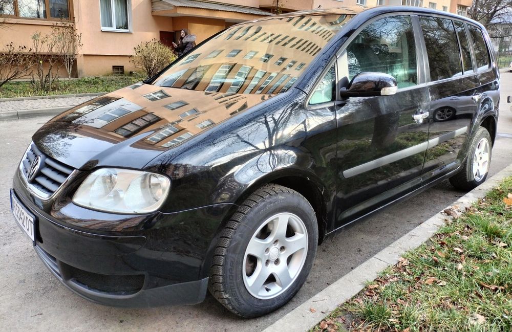 Volkswagen  Touran 1.6mpi