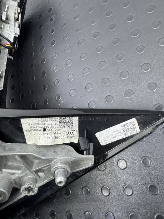 Камера заднього виду Audi e-tron 4KE857409E дзеркало Ауді Е Трон ліве