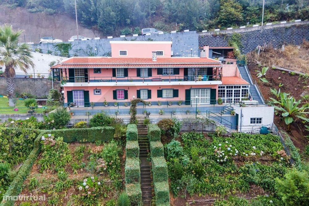 Moradia Típica na Eira do Serrado – 2300 m2 área total de Charme e Tra