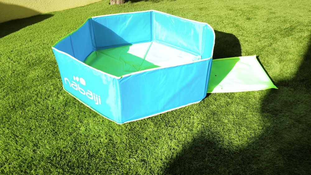 Piscina pequena com saco