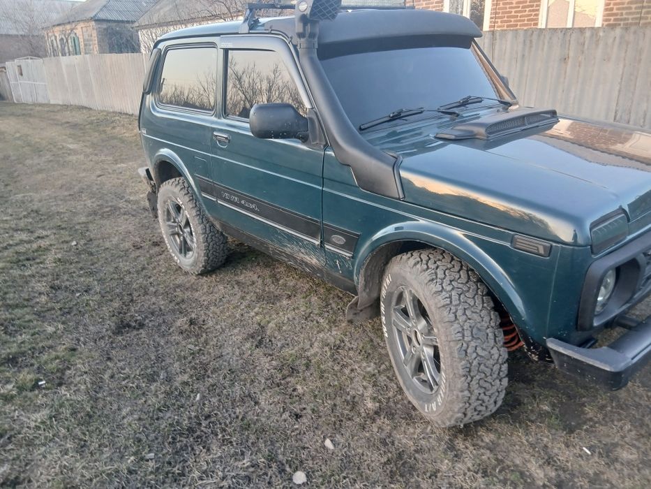 Продам ниву год 2011