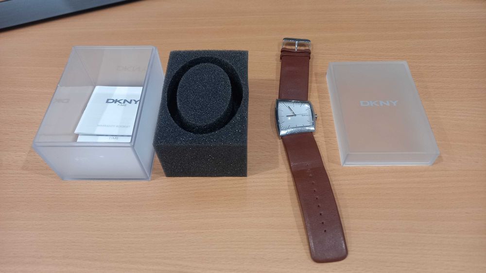 Relógio DKNY como novo com caixa