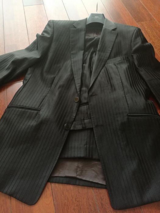 Garnitur DIGEL czarny prążki taliowany elegancki