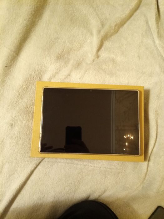 Продам планшет новый !