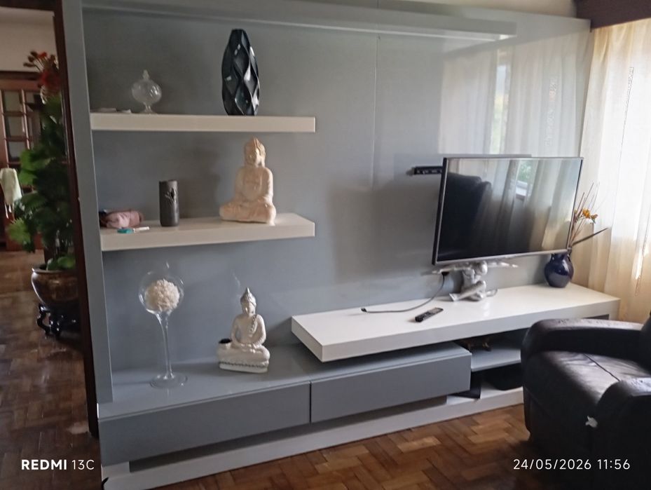 Móvel de sala madeira lacada
