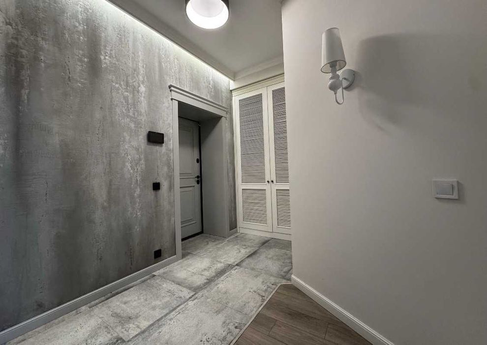 Купите классную 3-комнатную Ремонт мебель техника Центральный район!