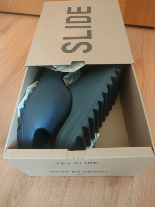 Adidas yeezy slide