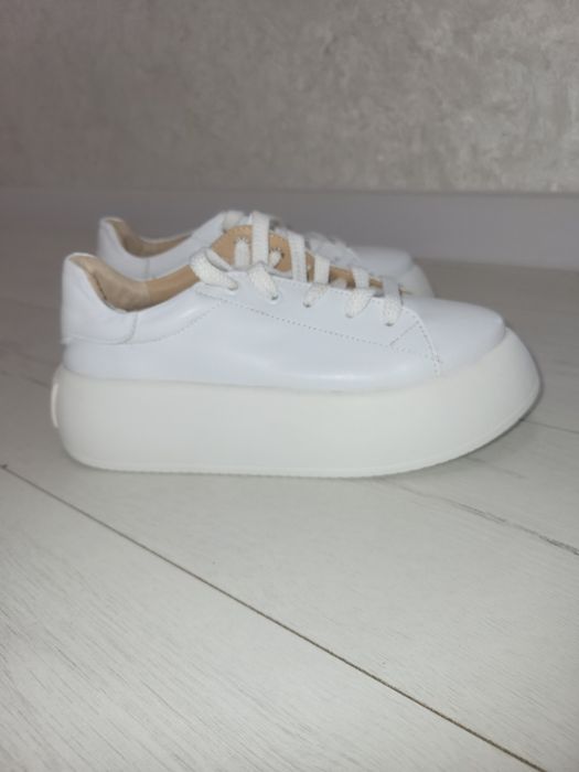 Кросівки натуральна шкіра