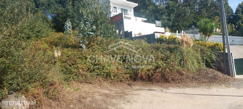 Terreno Urbano c/ Projeto Aprovado para 2 Moradias