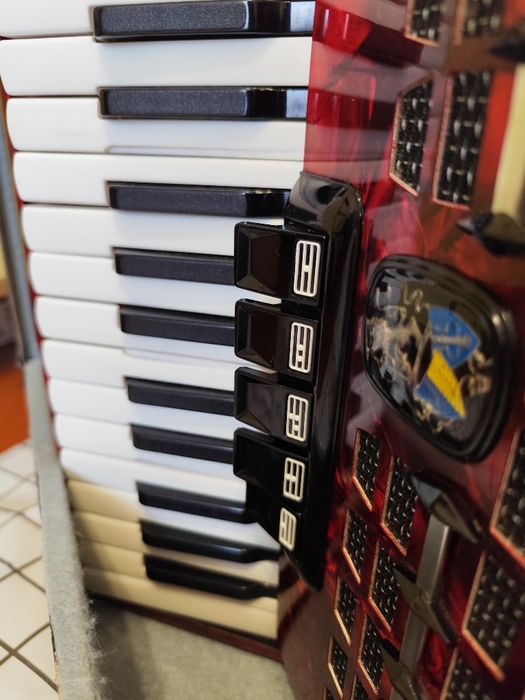 Акордеон Royal Standard Meteor Аккордеон