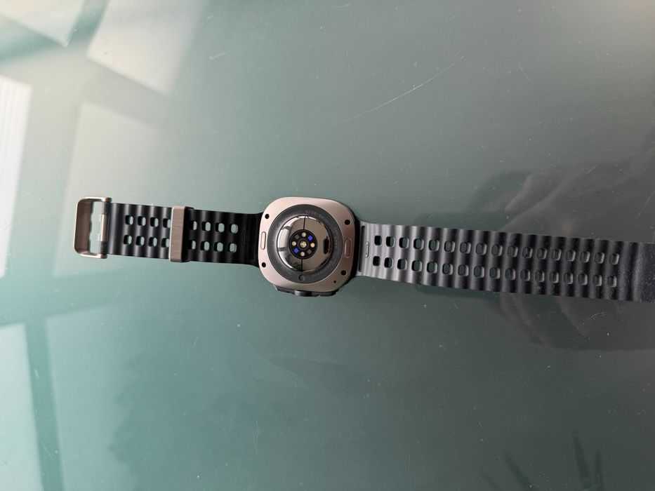 Samsung Galaxy Watch Ultra 47 mm LTE Titanium Silver + 6 Braceletes