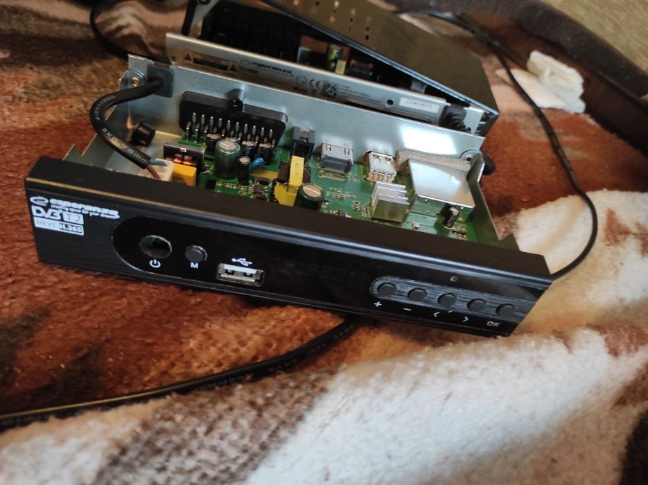 Dekoder esperanza dvbt 2 EV106 R, 2szt uszkodzone nie reaguja