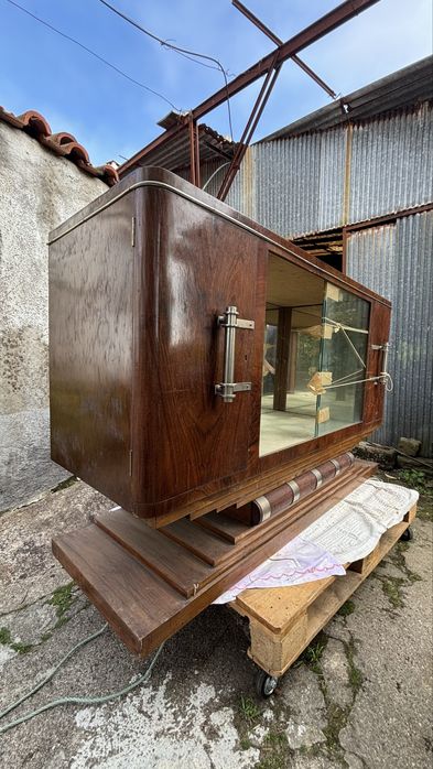 Aparador em madeira art deco